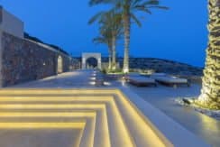 Luxury Seafront Villa for sale in Crete 19