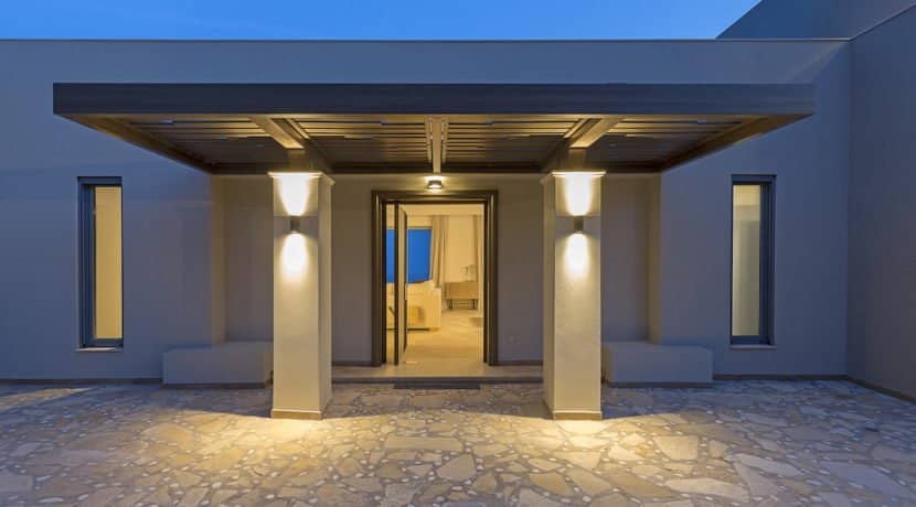 Luxury Seafront Villa for sale in Crete 20