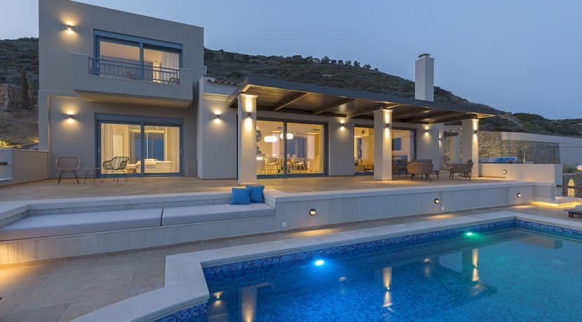Luxury Seafront Villa for sale in Crete 22