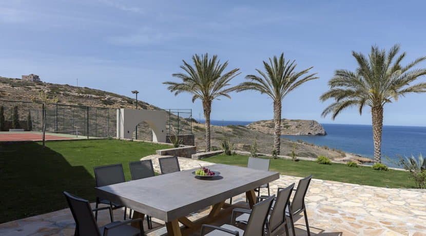 Luxury Seafront Villa for sale in Crete 24