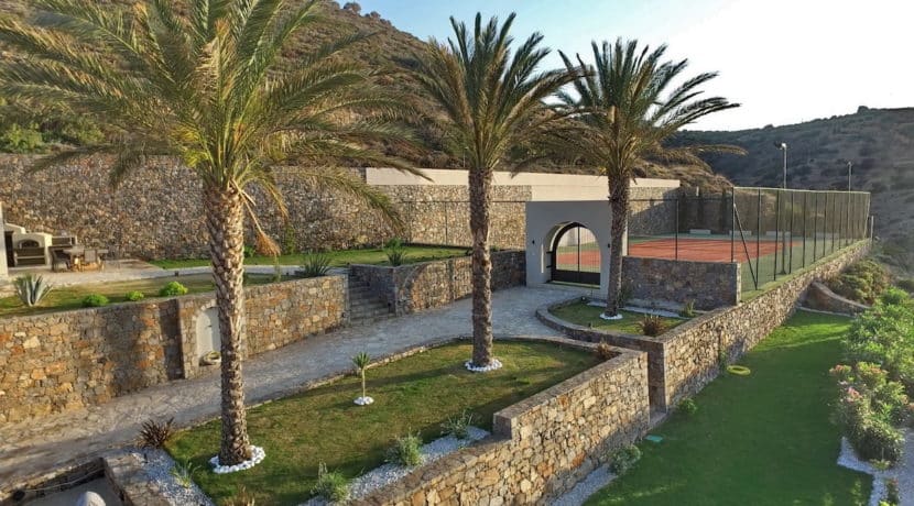Luxury Seafront Villa for sale in Crete 28