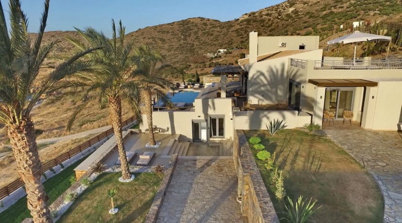 Luxury Seafront Villa for sale in Crete 29