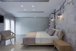 Luxury Seafront Villa for sale in Crete 3