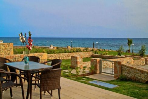 A beach front villa in Crete with sea view 8