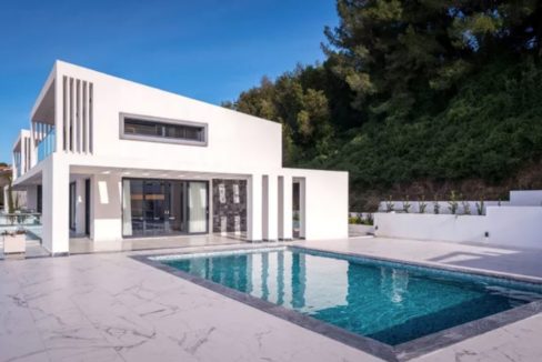 A luxurious villa by the beach, Kassandra Halkidiki 11