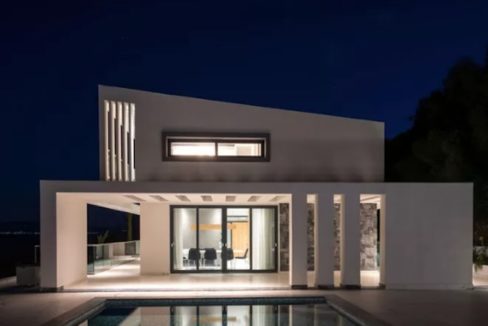 A luxurious villa by the beach, Kassandra Halkidiki 5