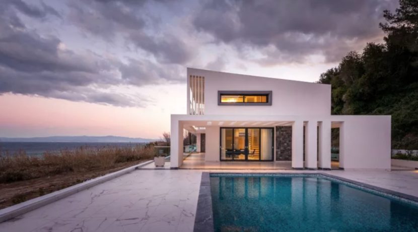A luxurious villa by the beach, Kassandra Halkidiki 8
