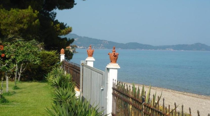 Halkidiki seafront villa with breathtaking sea view at Skioni 11