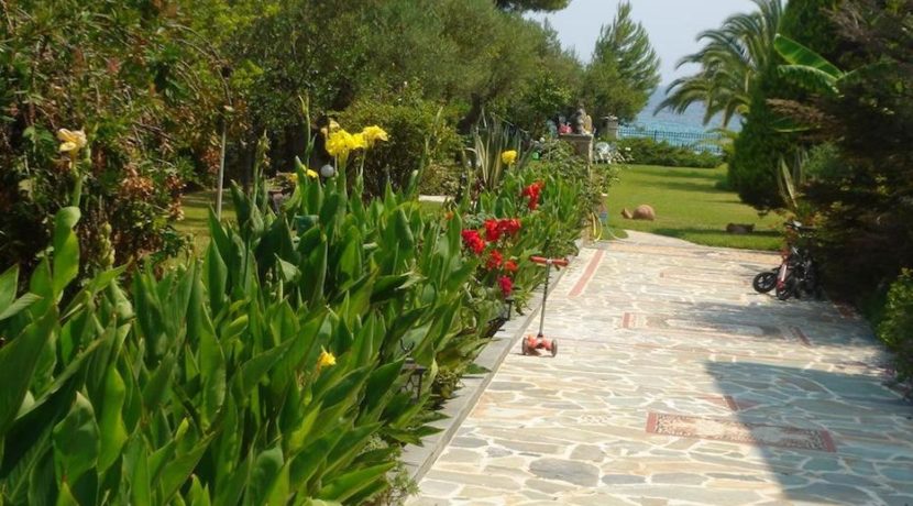 Halkidiki seafront villa with breathtaking sea view at Skioni 14