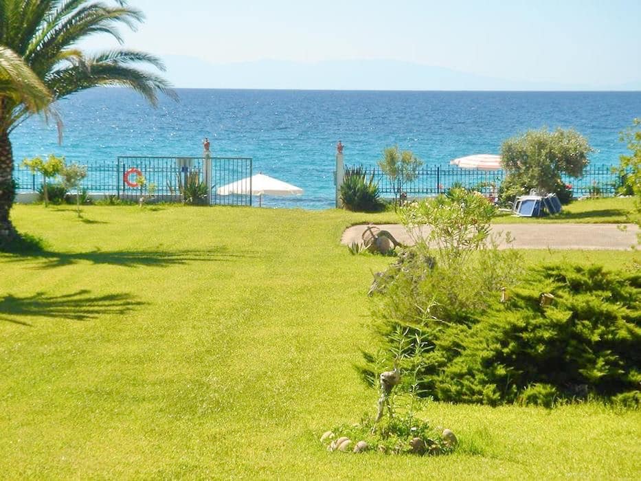Halkidiki seafront villa with breathtaking sea view at Skioni