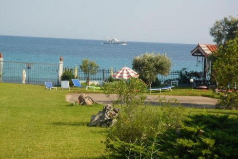 Halkidiki seafront villa with breathtaking sea view at Skioni 25
