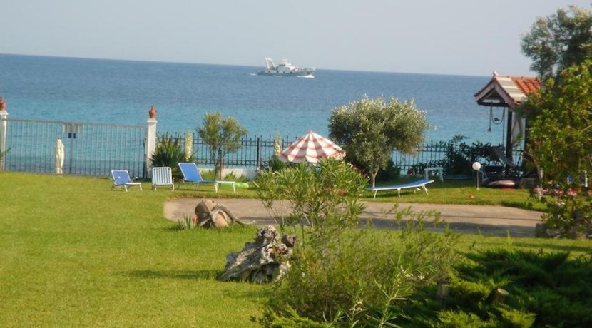 Halkidiki seafront villa with breathtaking sea view at Skioni 25