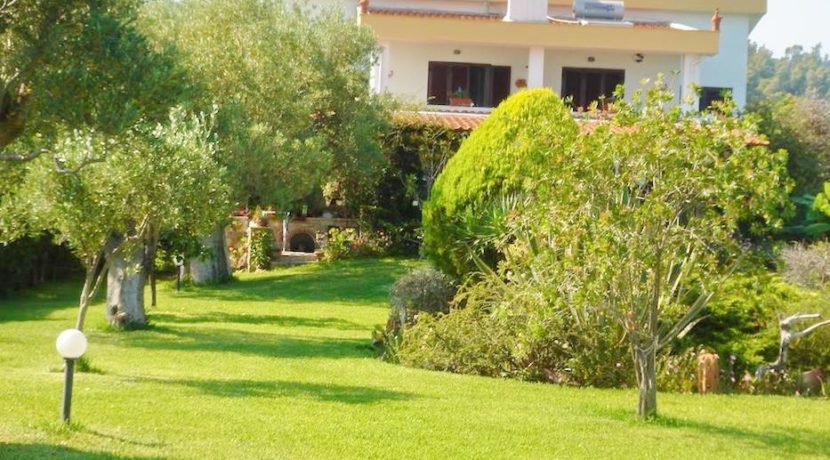 Halkidiki seafront villa with breathtaking sea view at Skioni 5