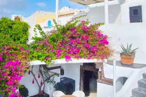 House for Sale in Santorini