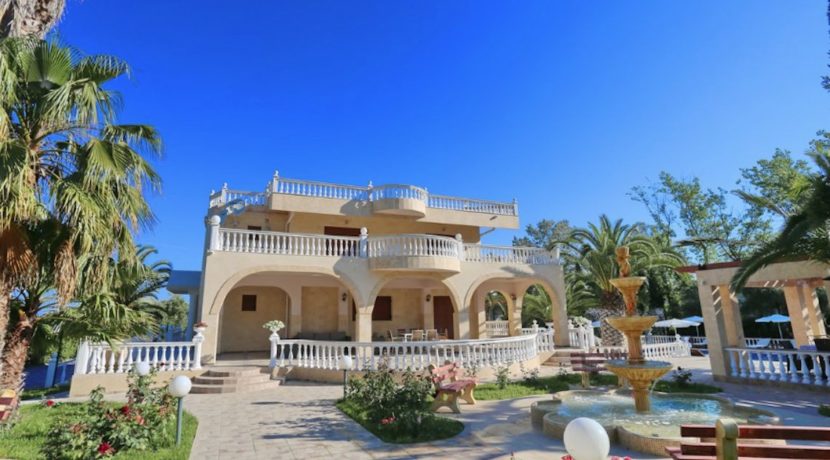 Luxury beachfront villa at Halkidiki, Kassandra 10