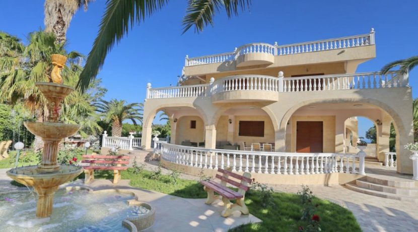 Luxury beachfront villa at Halkidiki, Kassandra 11