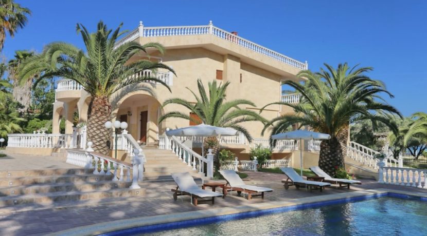 Luxury beachfront villa at Halkidiki, Kassandra 13