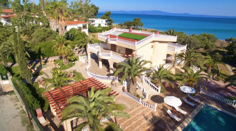 Luxury beachfront villa at Halkidiki, Kassandra 3