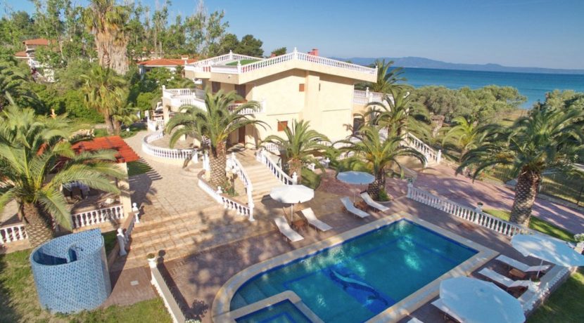 Luxury beachfront villa at Halkidiki, Kassandra 4