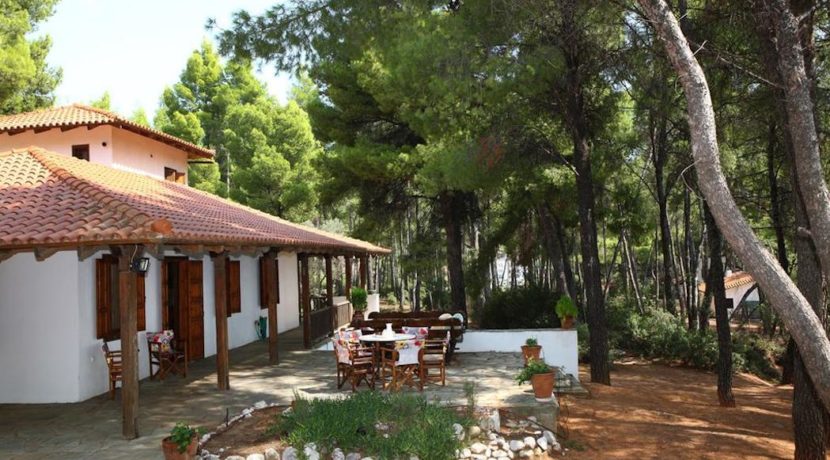 Nikiti beachfront villa 18