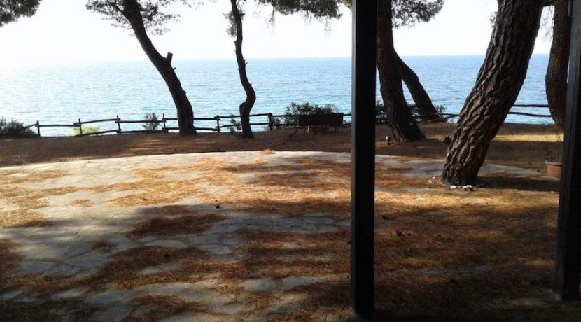 Nikiti beachfront villa 26