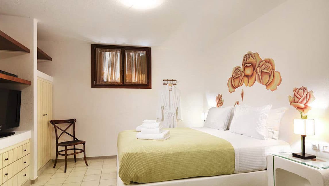 Paros villa for sale, Greece, Seafront Property in Paros for sale, Greek Villas, House in Greece, Top Villas in Paros, Paros Real Estate 5