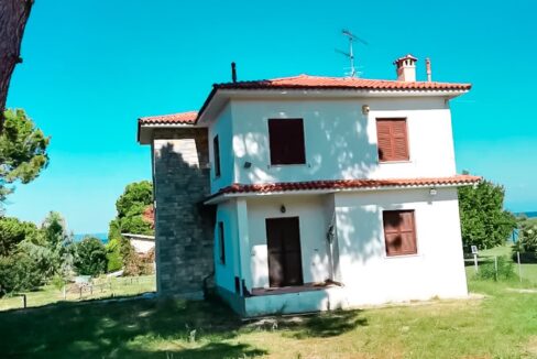 Seafront House at Pefkohori Halkidiki for sale