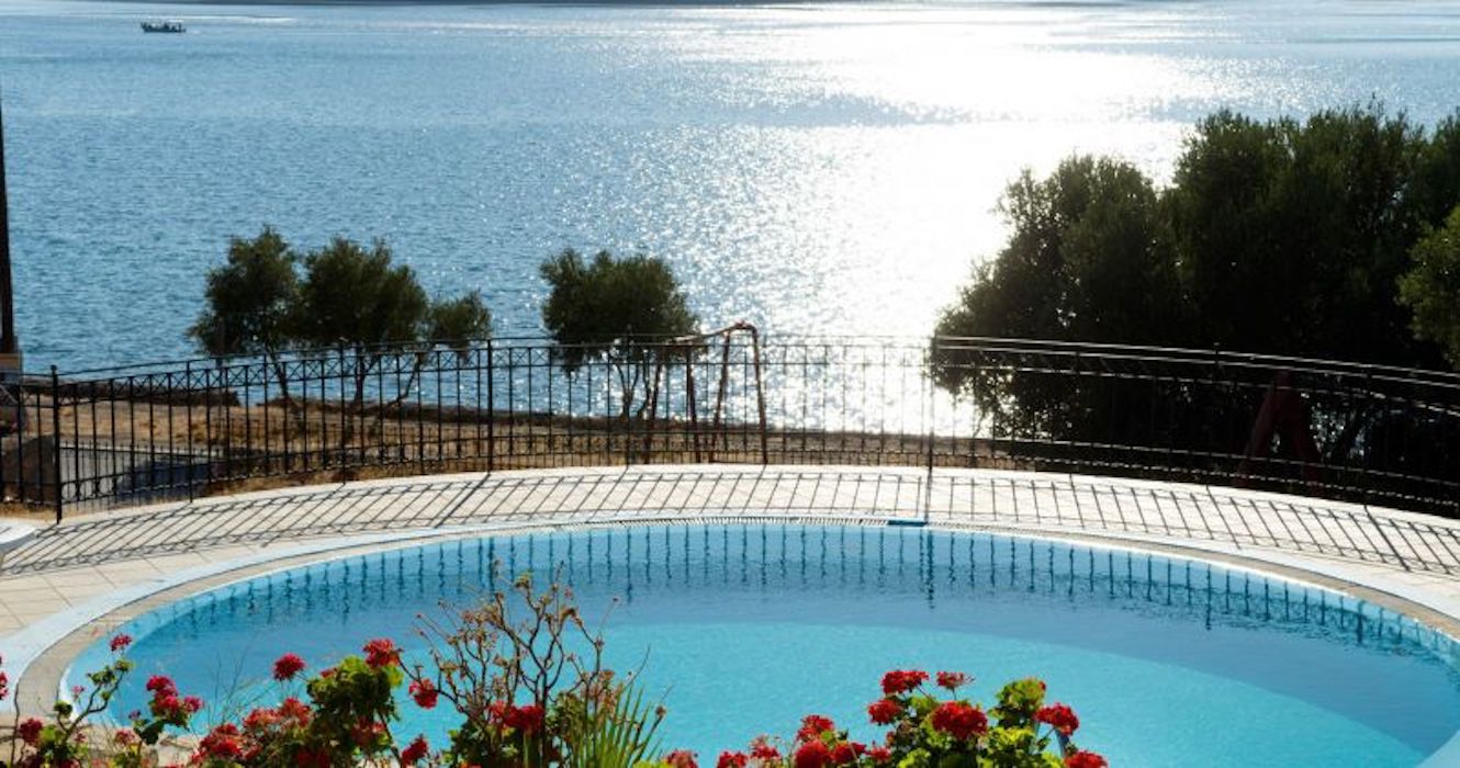 Seaside Hotel In Luxurious Resort in Crete, With 72 Rooms/Suites And Tennis Court