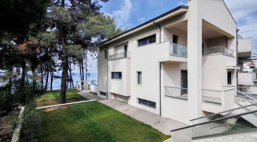 Sithonia Luxury beachfront villa 26
