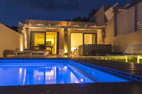 Complex of 5 small seafront villas in Corfu for sale 12