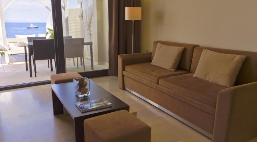 Complex of 5 small seafront villas in Corfu for sale 9