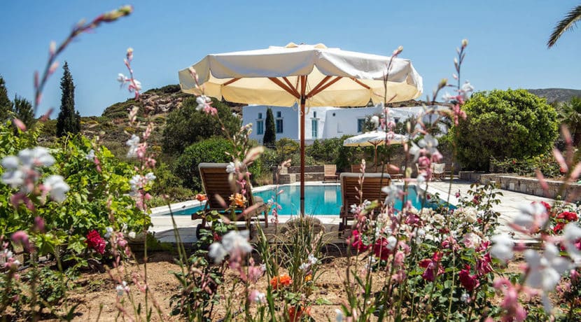 Excellent Villa in Paros for sale 1