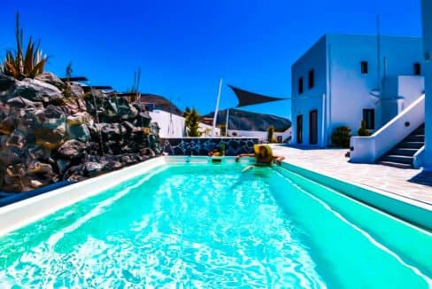 Hotel for sale in Santorini 2