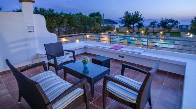 Seafront Villa in Avlaki Corfu 11