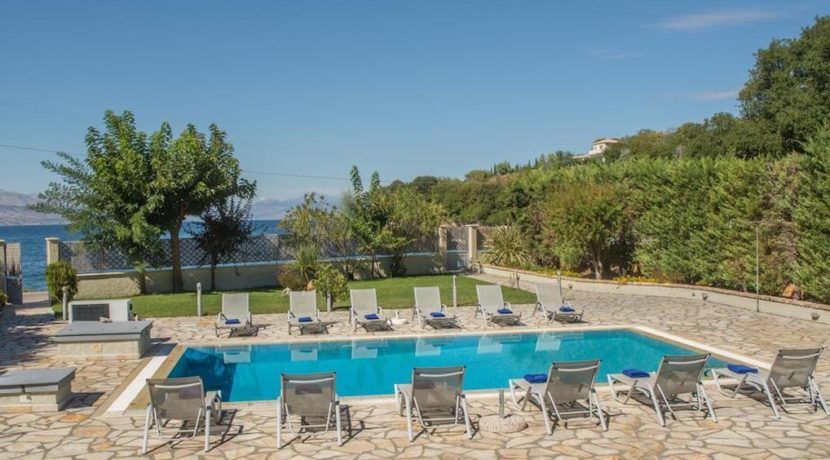 Seafront Villa in Avlaki Corfu 12