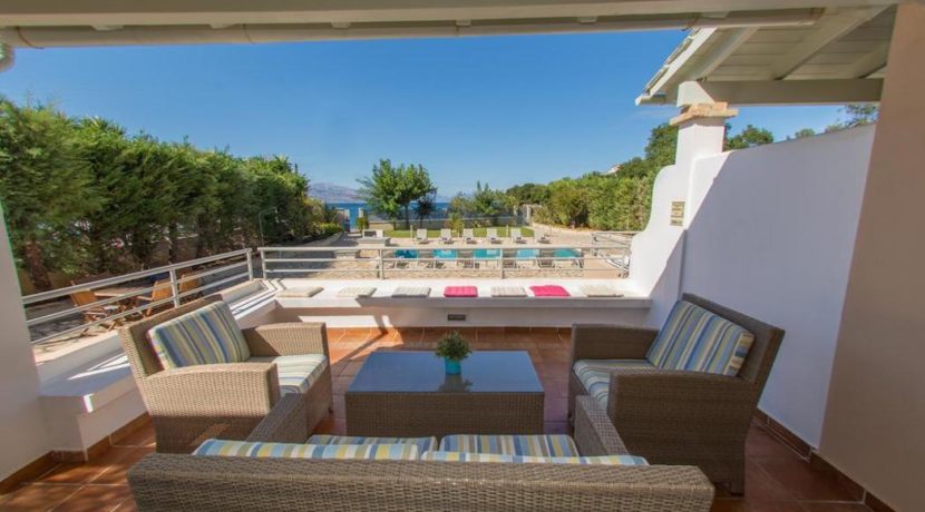 Seafront Villa in Avlaki Corfu 13