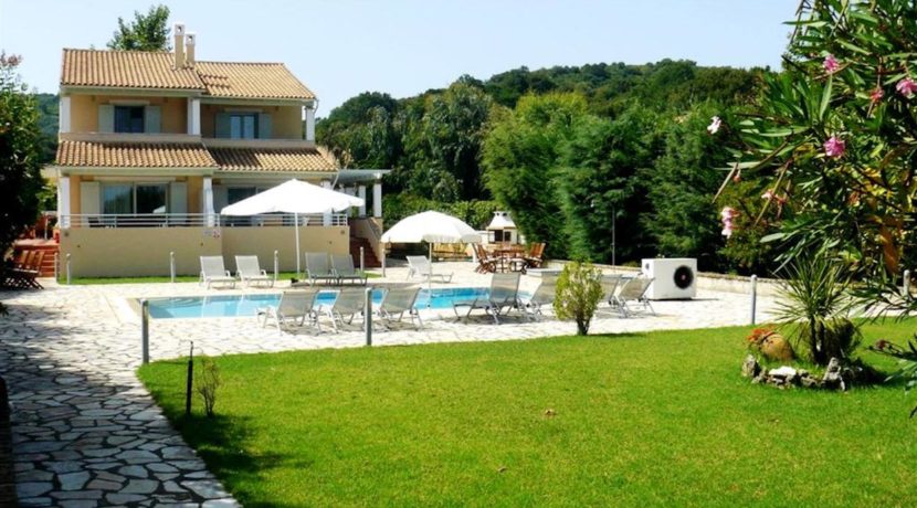 Seafront Villa in Avlaki Corfu 17