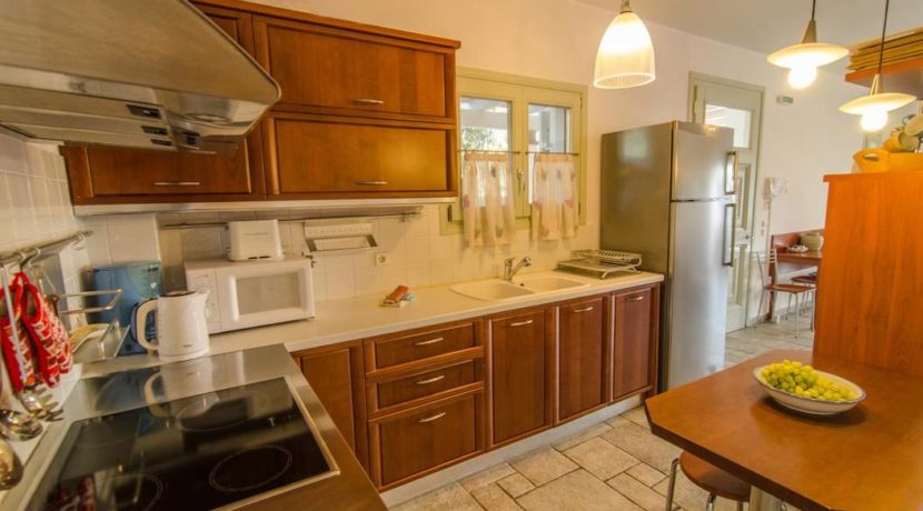 Seafront Villa in Avlaki Corfu 4