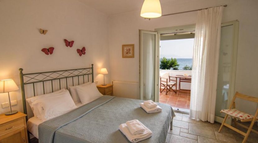 Seafront Villa in Avlaki Corfu 8