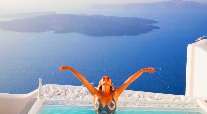 Villa For Sale in Santorini Island 1