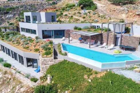 Amazing Seafront Villa in Crete. Property for sale in Crete Chania, property for sale in Greece beachfront, luxury waterfront homes for sale in Greece 26