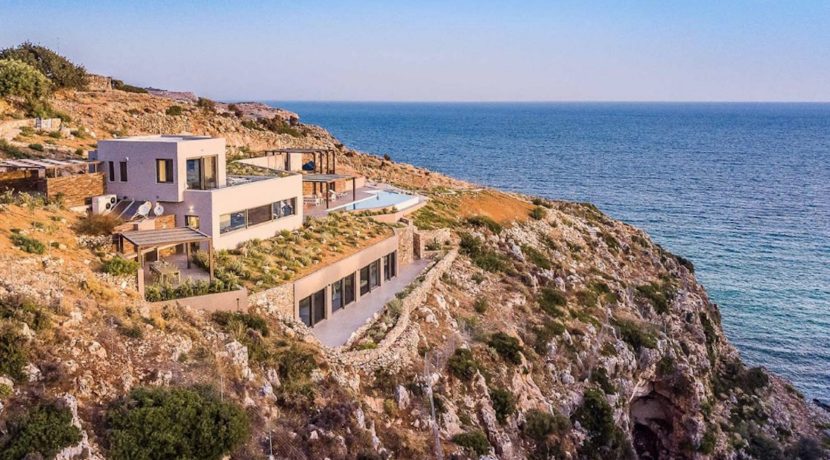 Amazing Seafront Villa in Crete. Property for sale in Crete Chania, property for sale in Greece beachfront, luxury waterfront homes for sale in Greece 28