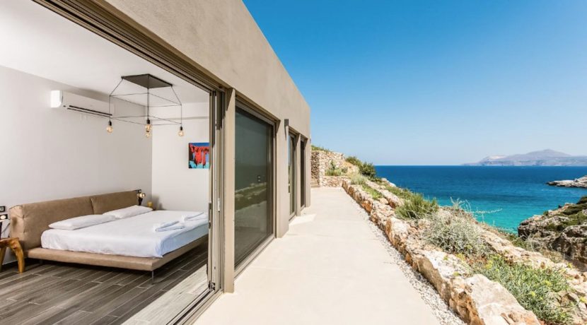 Amazing Seafront Villa in Crete. Property for sale in Crete Chania, property for sale in Greece beachfront, luxury waterfront homes for sale in Greece 4