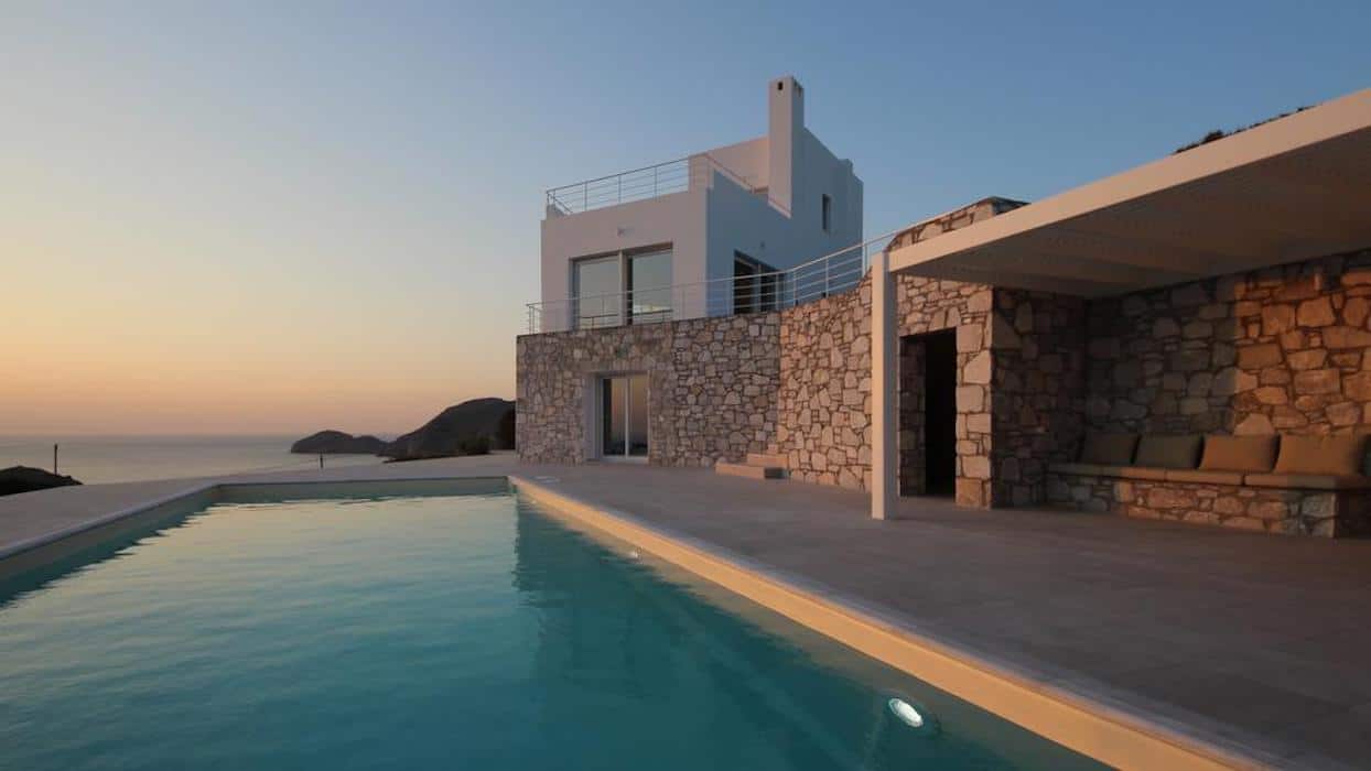 Luxury Villa in Syros island near the sea