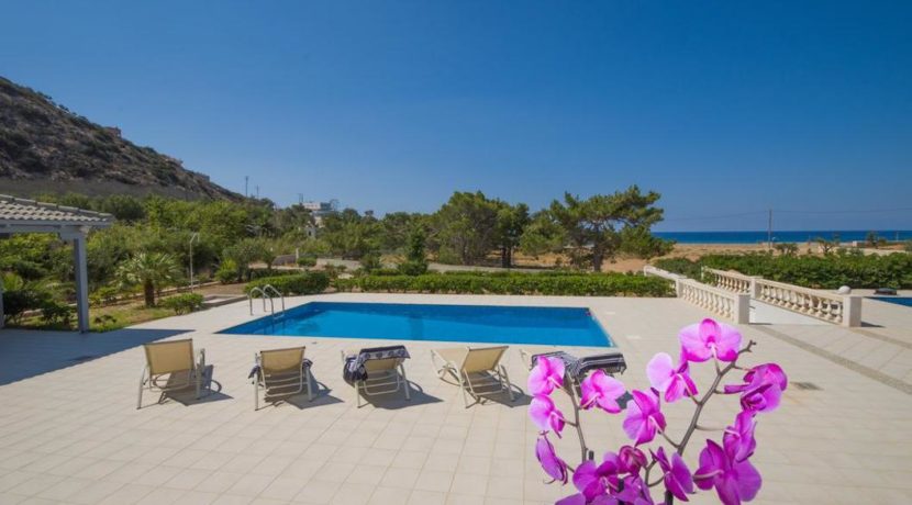 Seafront Villa near Ierapetra in Crete. Crete property for sale or rent 6