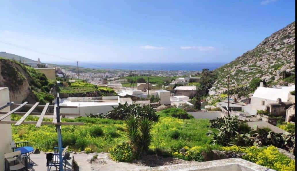 Villa to restore in Santorini, Emporio