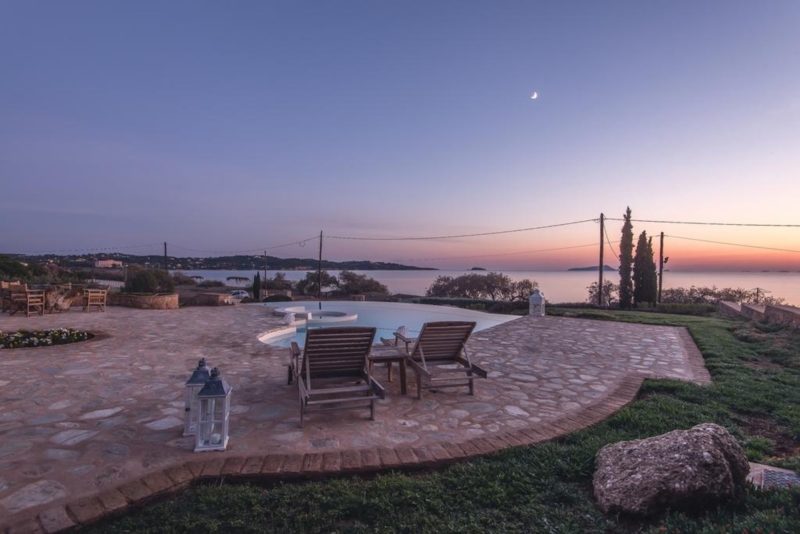 Magnifique villa en bord de mer dans le Péloponnèse, à Porto Heli, Petrothalassa in 37.337292124648,23.186512171399,12