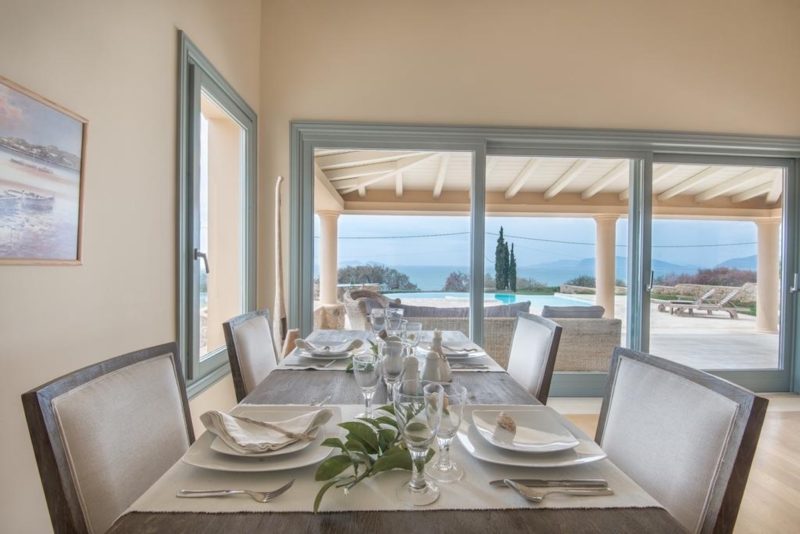Magnifique villa en bord de mer dans le Péloponnèse, à Porto Heli, Petrothalassa in 37.337292124648,23.186512171399,12