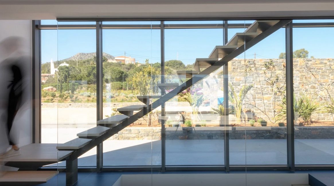 Beachfront Luxury Villa in Crete, Agios Nikolaos. Luxury Beachfront Property in Crete, Seafront Villa Crete for Sale, Luxury Estate in Crete 13