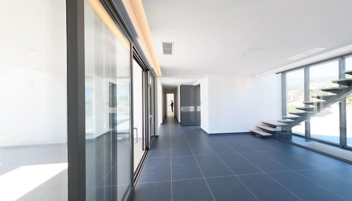 Beachfront Luxury Villa in Crete, Agios Nikolaos. Luxury Beachfront Property in Crete, Seafront Villa Crete for Sale, Luxury Estate in Crete 17
